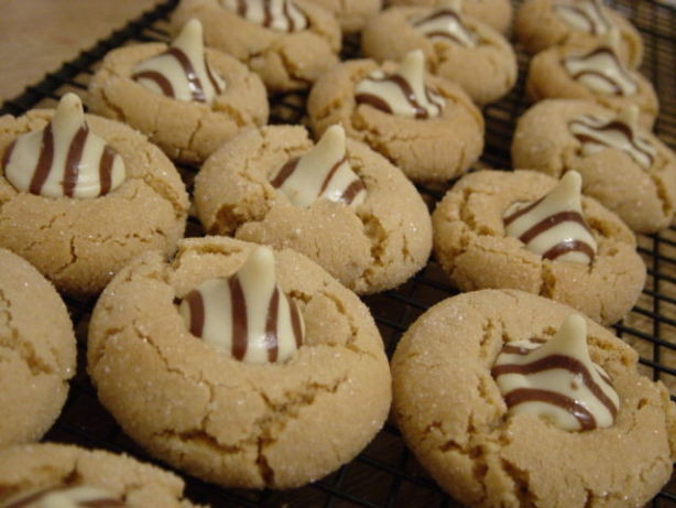 Peanut Butter Cookies With Kiss
 Hersheys Kiss Peanut Butter Cookies Recipe Food