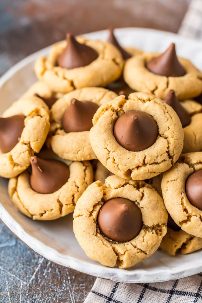 Peanut Butter Cookies With Kiss
 Best Peanut Butter Hershey’s Kiss Cookies Recipe VIDEO 