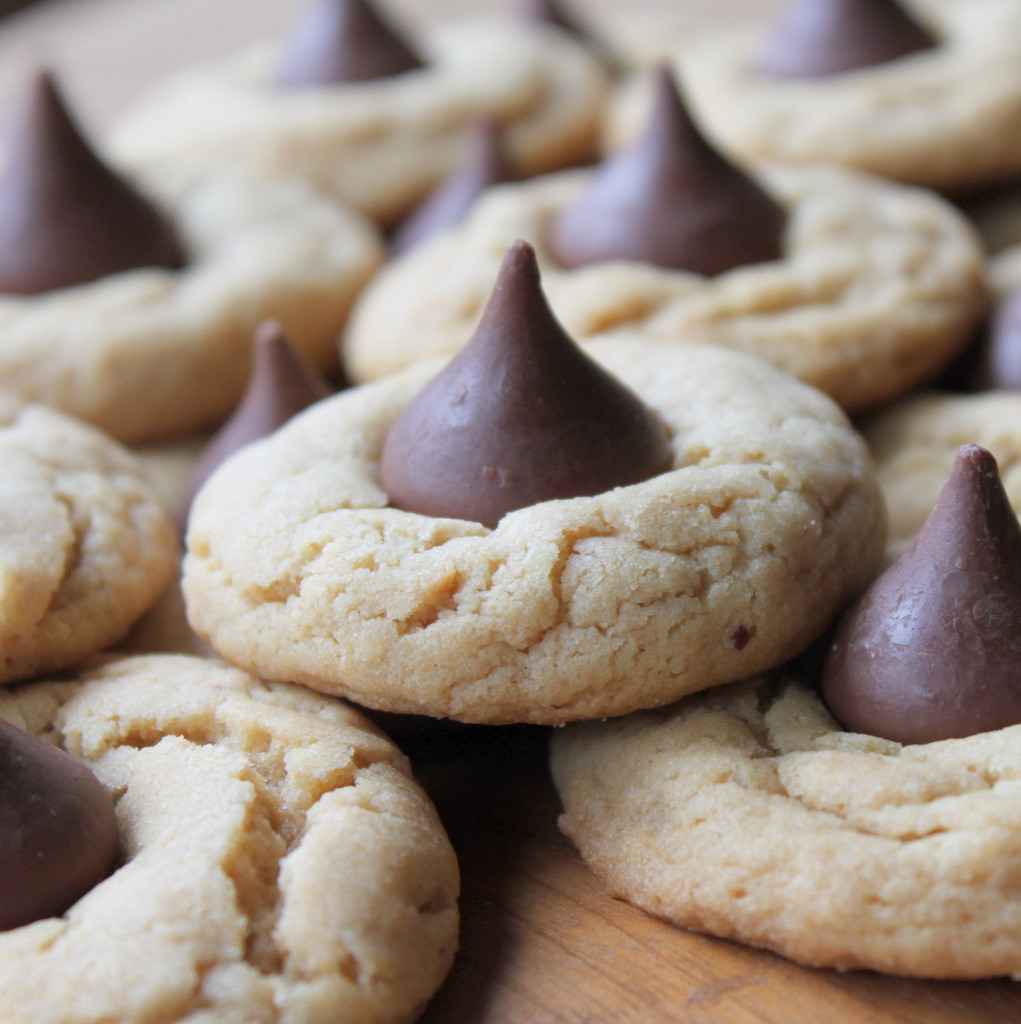 Peanut Butter Cookies With Kiss
 Treat Yourself Peanut Butter Kiss Cookies