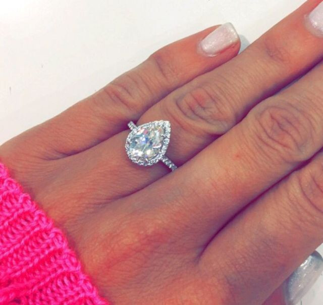 Pear Shaped Diamond Engagement Rings
 55 Beautiful Pear Shaped Diamond Engagement Ring Design