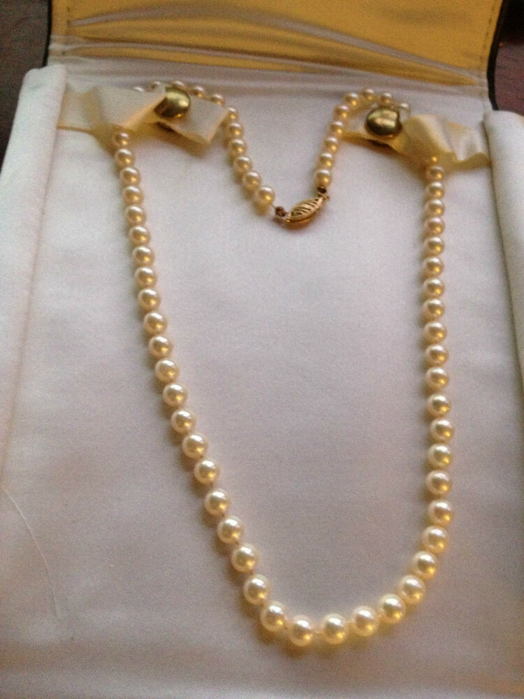 Pearl Necklace Value
 HUGE PRICE REDUCTION Genuine Pearl Necklace with case