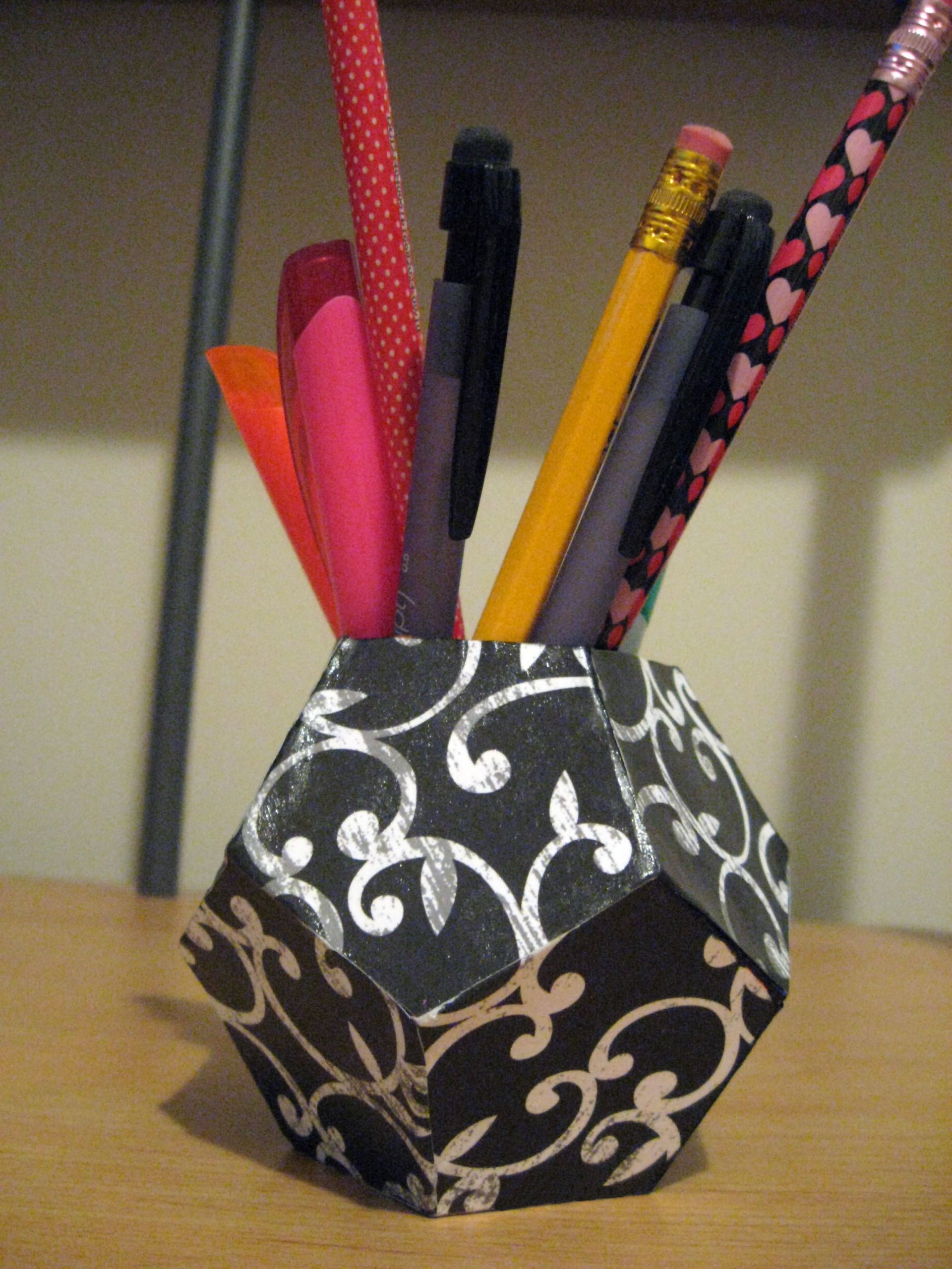 Pen Organizer DIY
 DIY Geometric Pen Holder