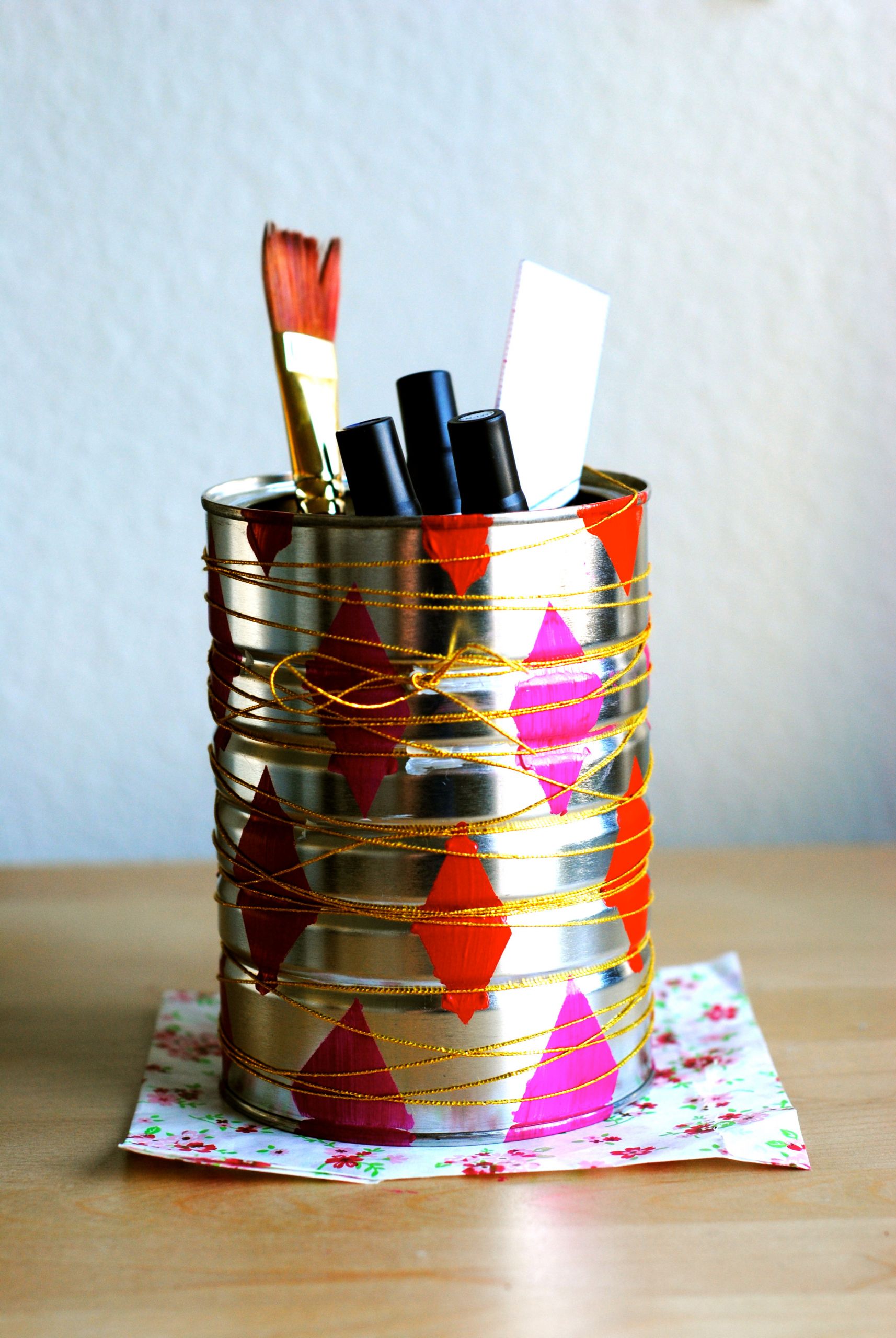 Pen Organizer DIY
 geometric pen holder diy