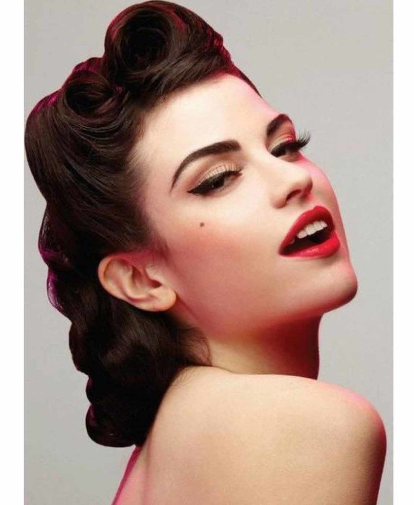 Pin Up Updo Hairstyles
 Gorgeous Retro Updo Hairstyles