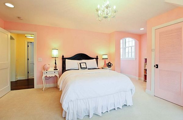 Pink Bedroom Walls
 How to decorate a young woman s bedroom