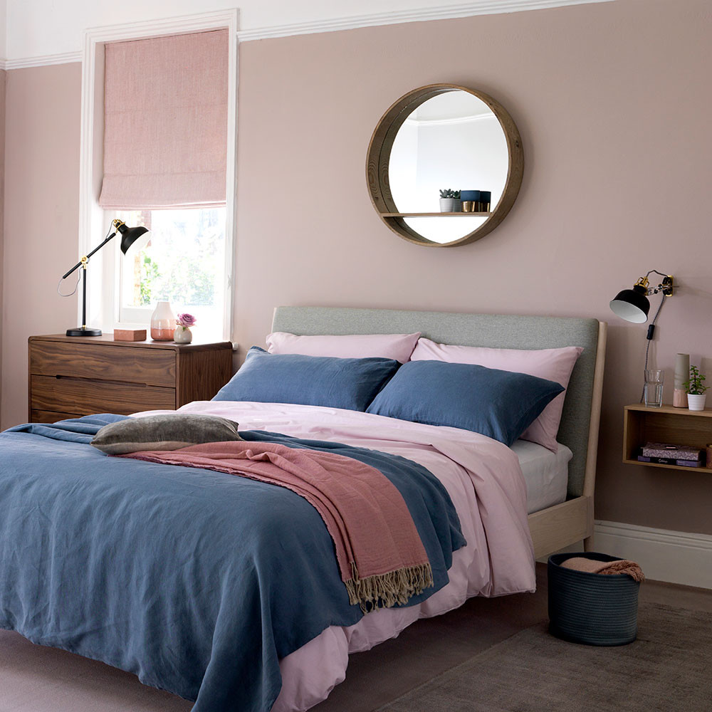 Pink Bedroom Walls
 This is the WORST colour to paint a bedroom if you want a