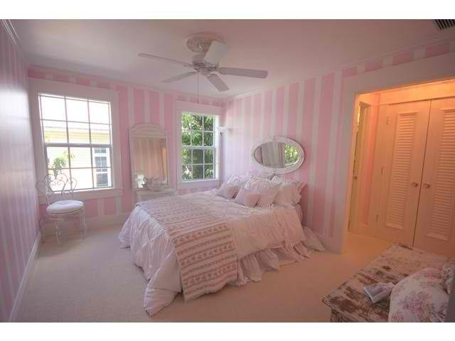 Pink Bedroom Walls
 Pink Bedroom Interior Design Ideas with