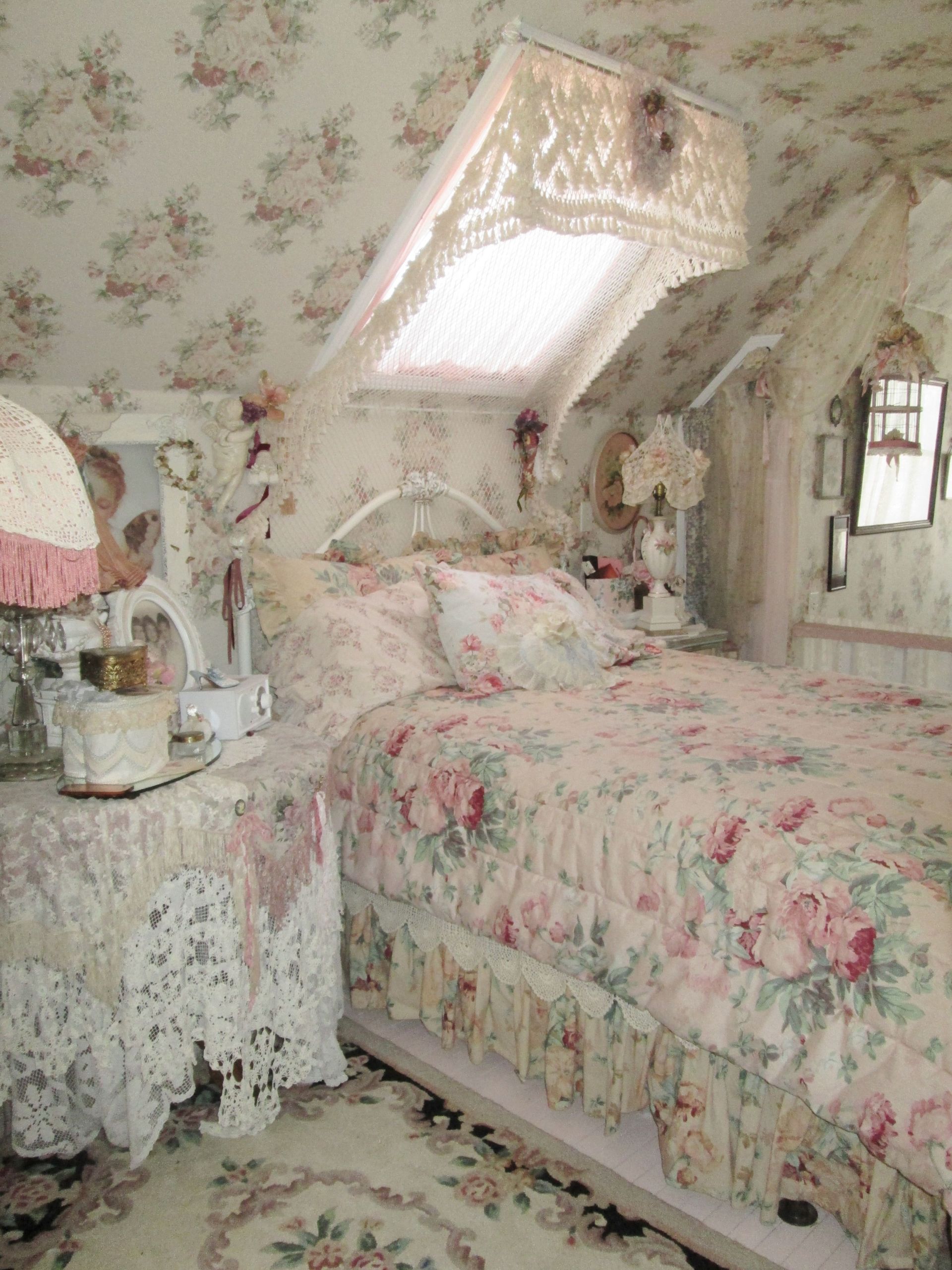 Pink Shabby Chic Bedroom
 shabby pink rose bedroom