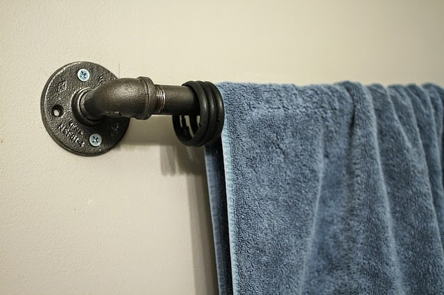 Pipe Towel Rack DIY
 DIY Industrial Towel Rack