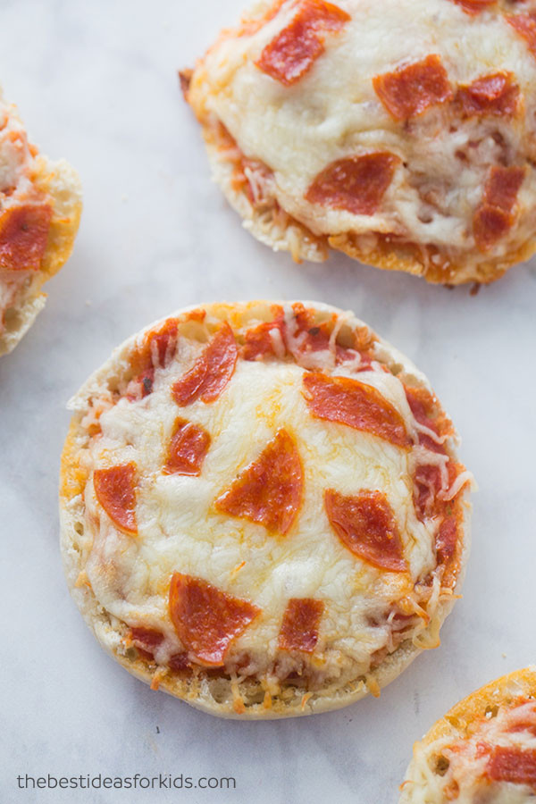 Pizza Recipes For Kids
 English Muffin Pizza Recipe The Best Ideas for Kids