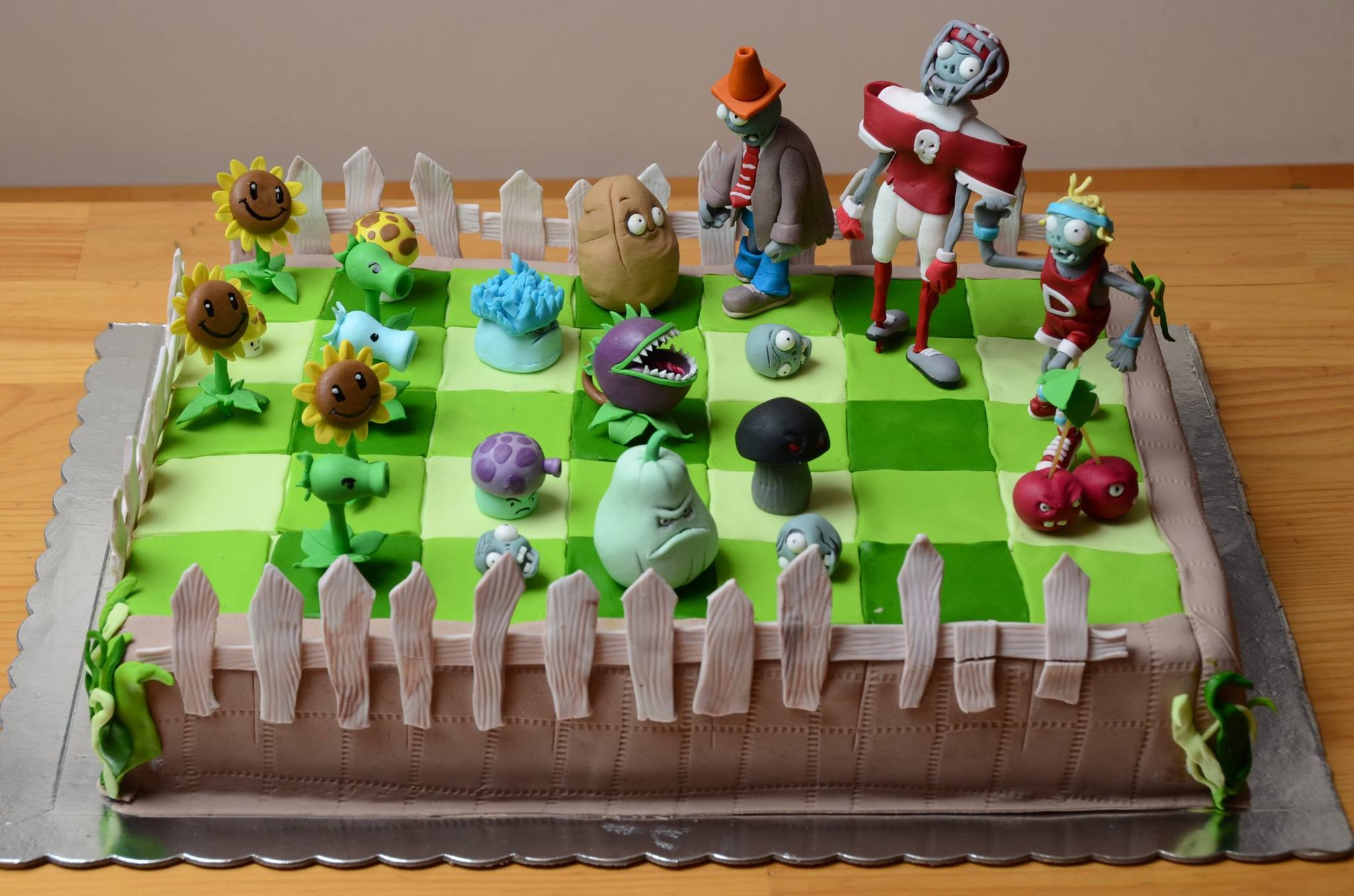 Plants Vs Zombies Birthday Cake
 plants vs zombies cake Plants vs Zombies