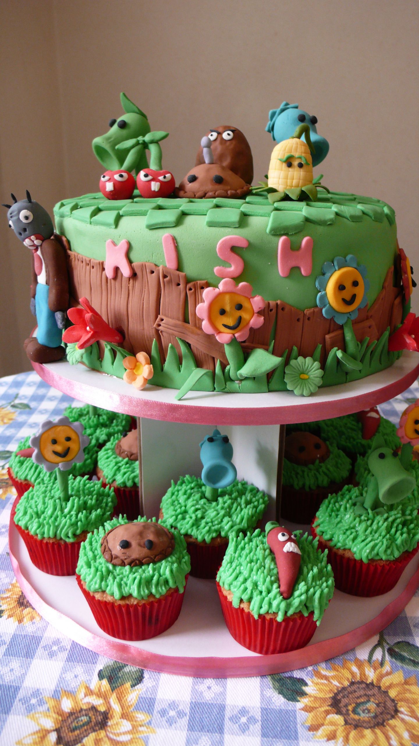 Plants Vs Zombies Birthday Cake
 25 Amazing Plants vs Zombies Cakes