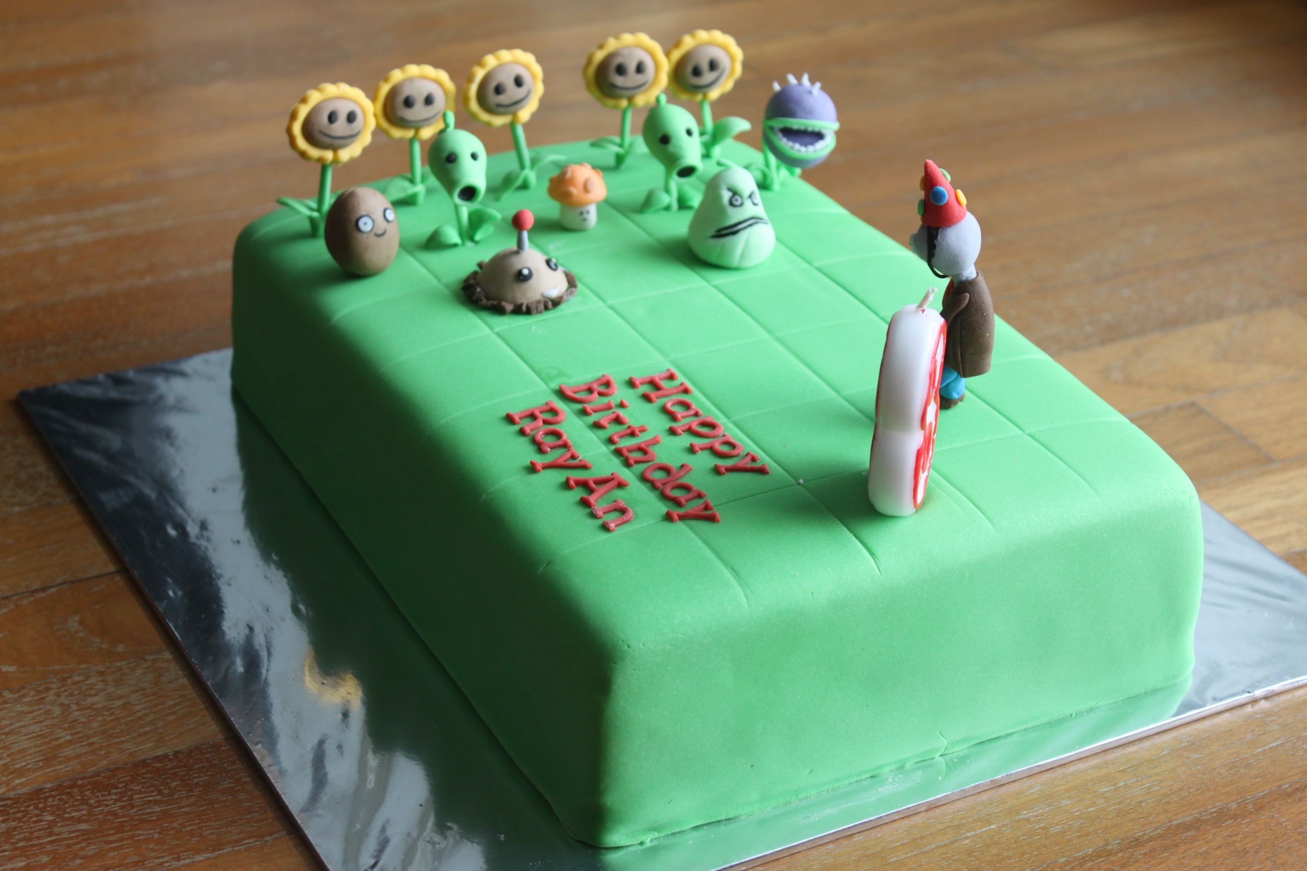 Plants Vs Zombies Birthday Cake
 25 Amazing Plants vs Zombies Cakes