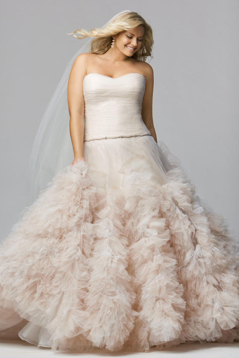 Plus Size Wedding Dresses With Color
 20 Gorgeous Plus Size Wedding Dresses crazyforus