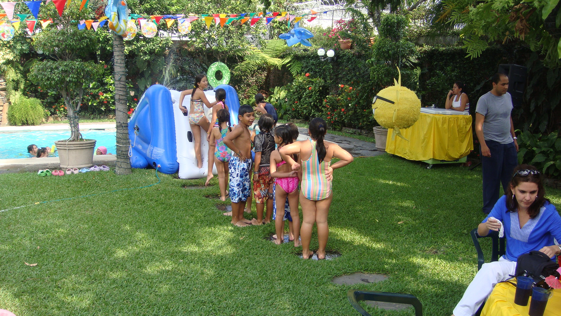 Pool Party Ideas For Girls
 Ideas for a Cool Sunny Pool Party