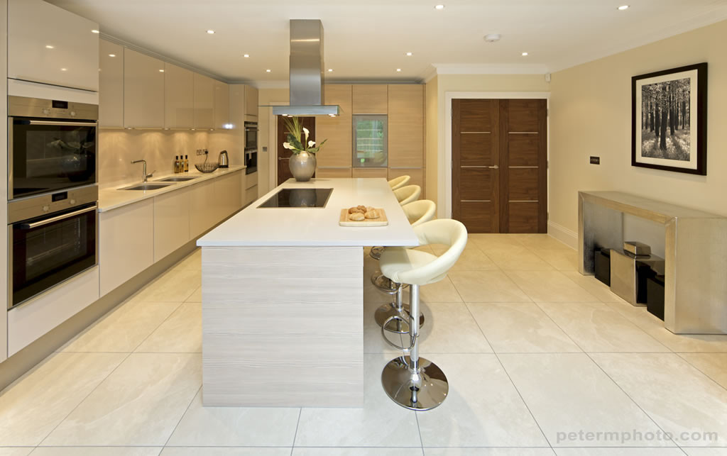 Porcelain Tile For Kitchen
 Using High Gloss Tiles For Kitchen Is Good Interior