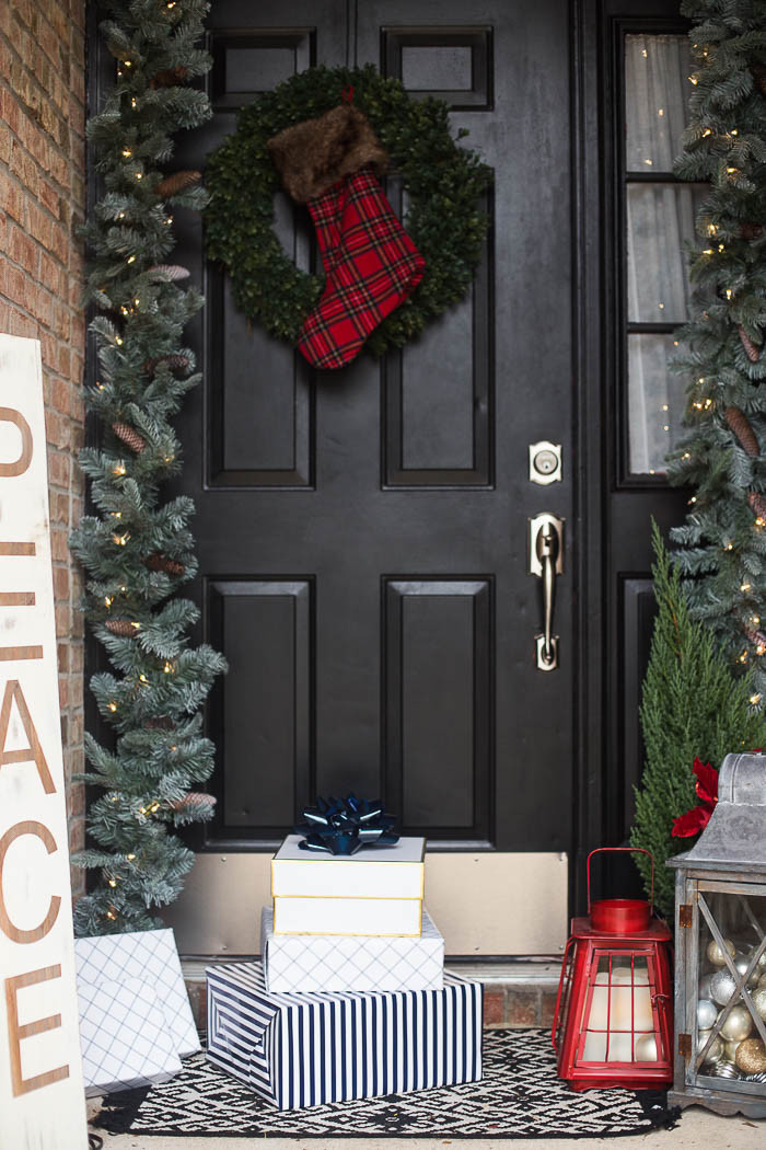 Porch Christmas Decorating
 Best Holiday Porch Decor Ideas 4 Essential Elements