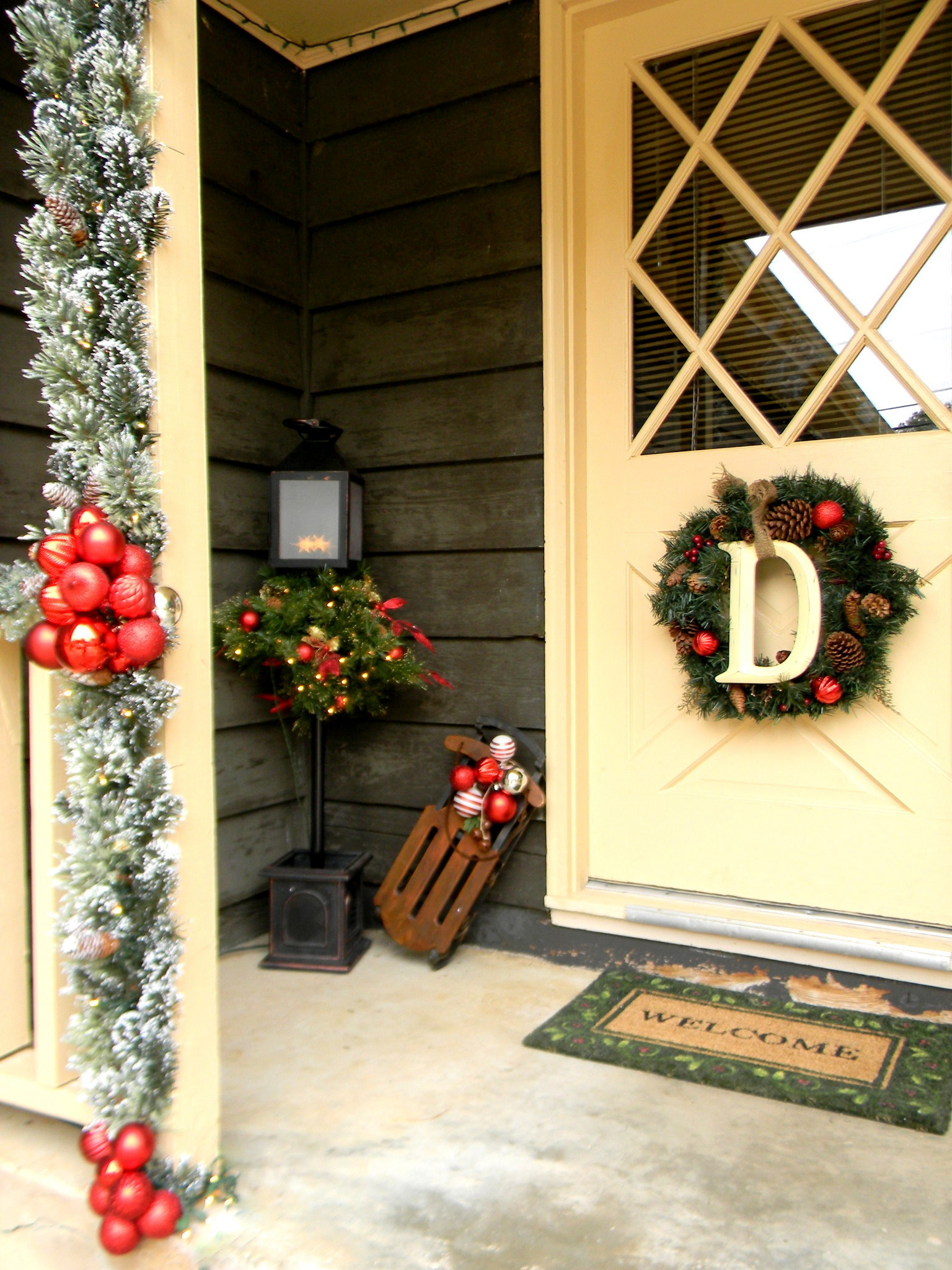 Porch Christmas Decorating
 Front Porch Christmas Decorating Ideas Country Christmas