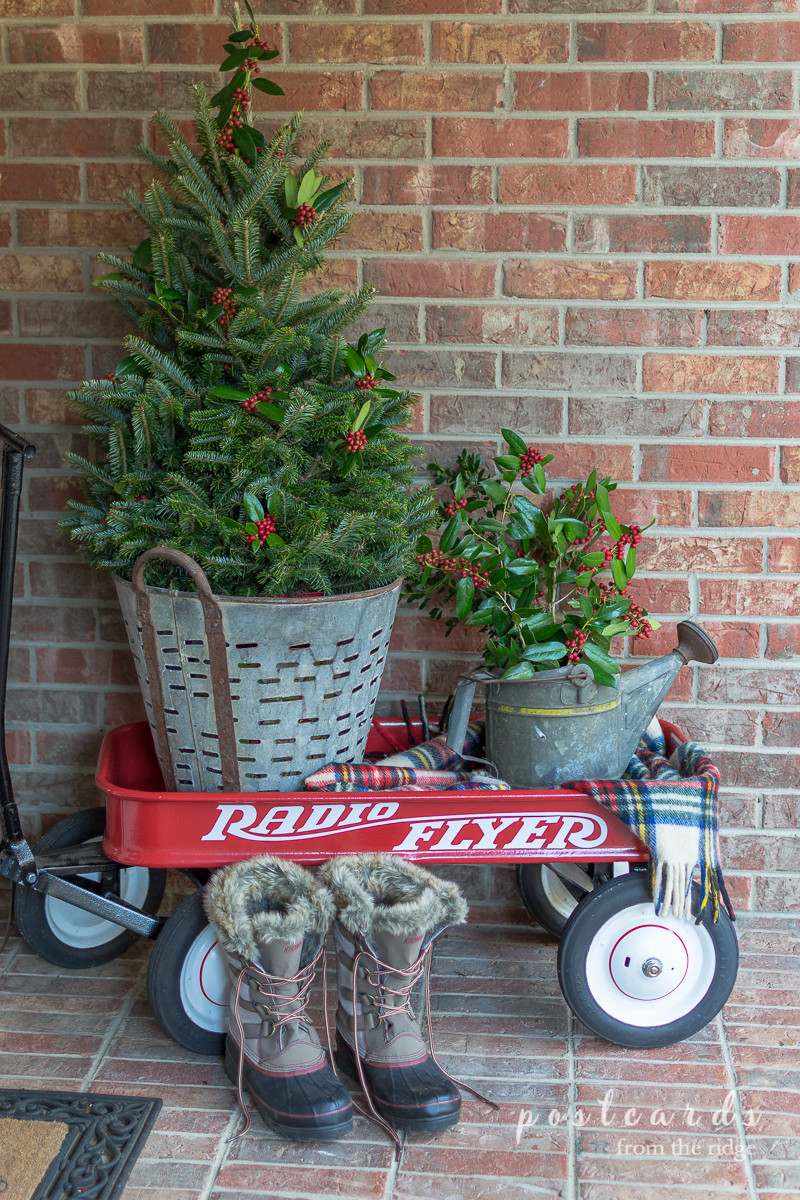 Porch Christmas Decorating
 Simple Christmas Front Porch Decorating Ideas