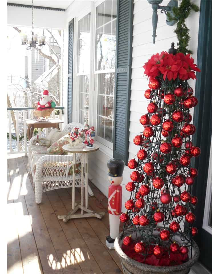Porch Christmas Decorating
 These 15 Christmas Porch Decor Ideas Will Level Up Your