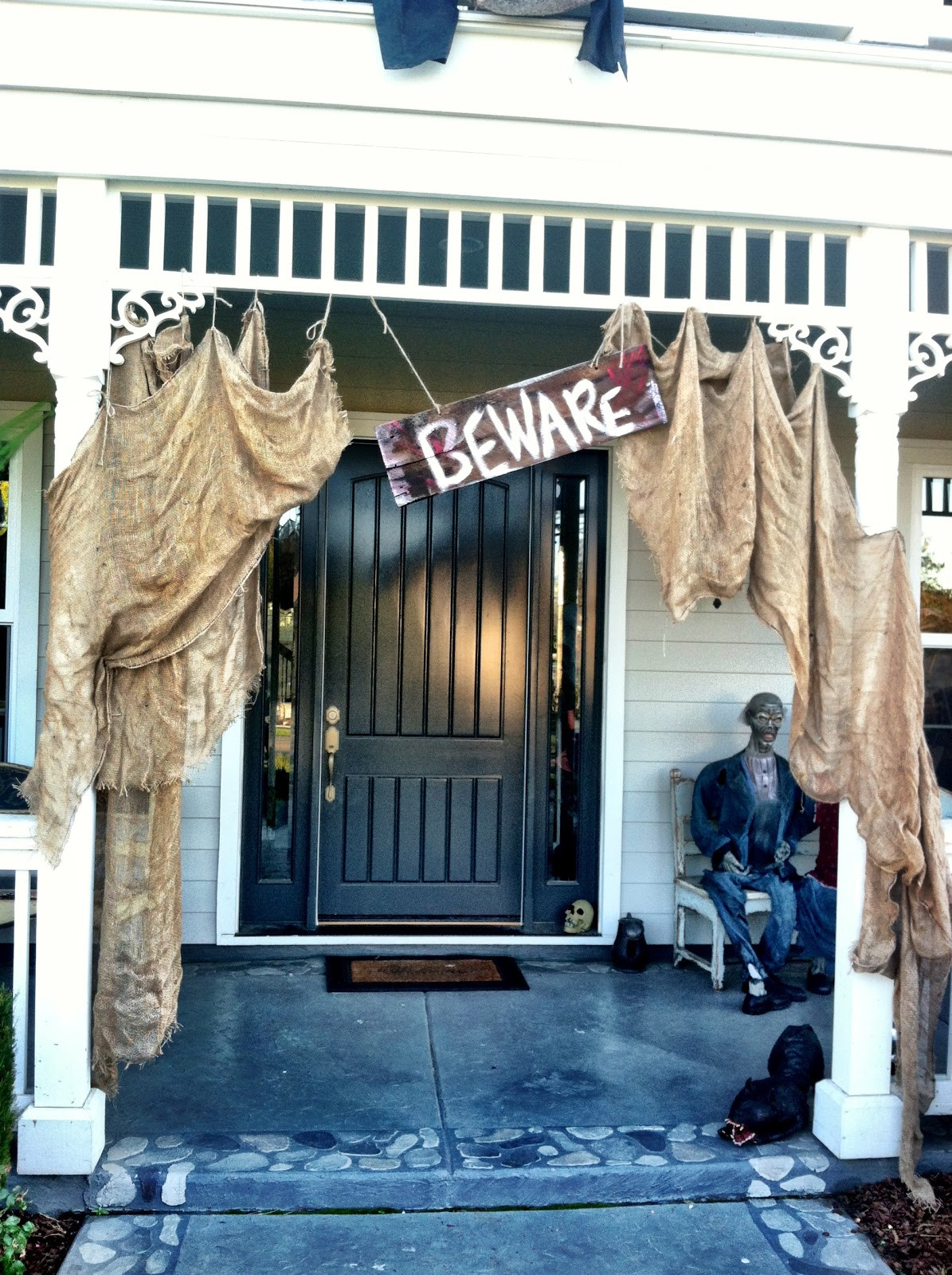 Porch Halloween Decor
 How to Halloween Curb Appeal