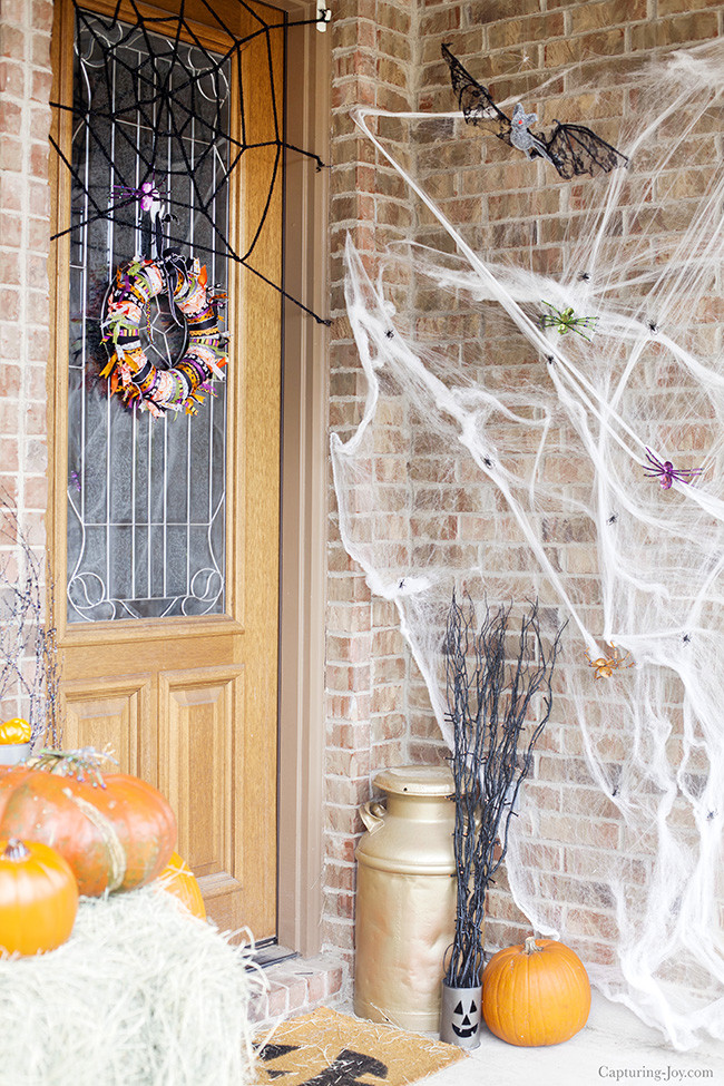 Porch Halloween Decor
 Halloween Decorations Ideas to Decorate Your Porch for