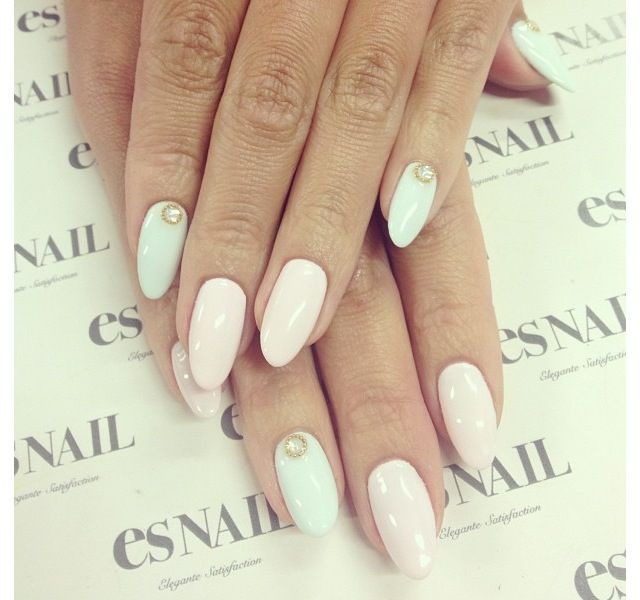 Pretty Nails Comedy
 Pretty oval nails