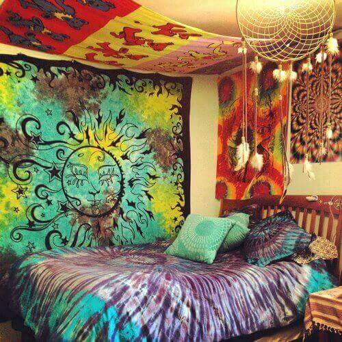 Psychedelic Bedroom Decor
 Using Psychedelic Decor In Your Home Decor Tips
