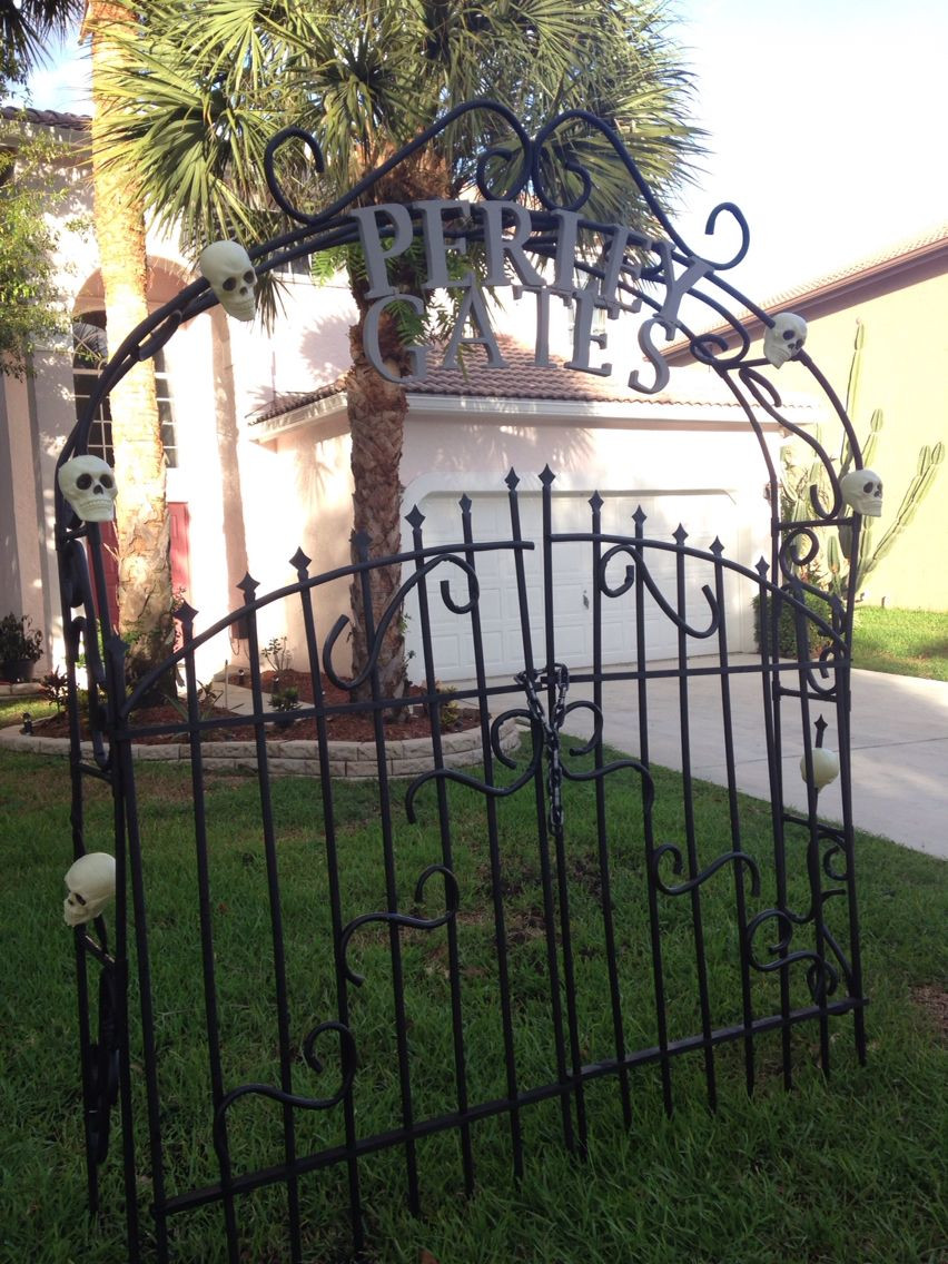 Pvc Halloween Fence
 Halloween Gate and Arch from PVC pipes