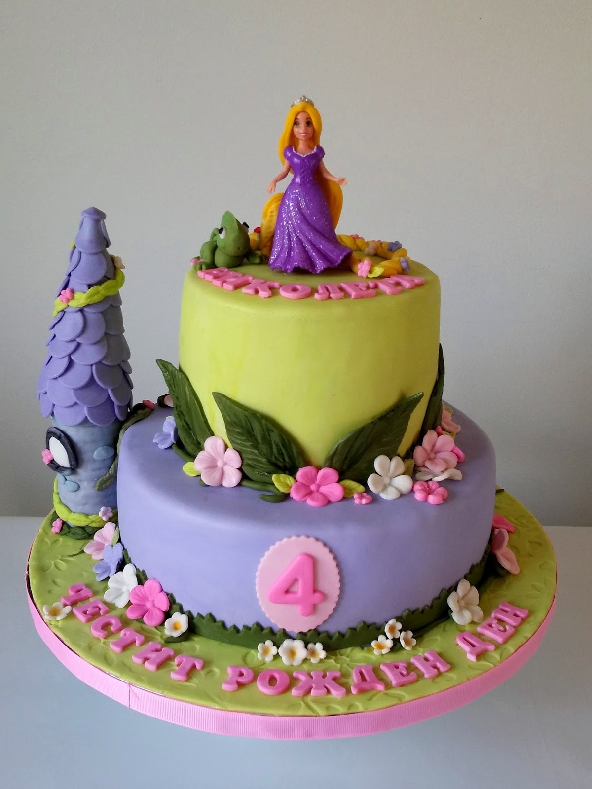 Rapunzel Birthday Cake
 CakeSophia Rapunzel cake