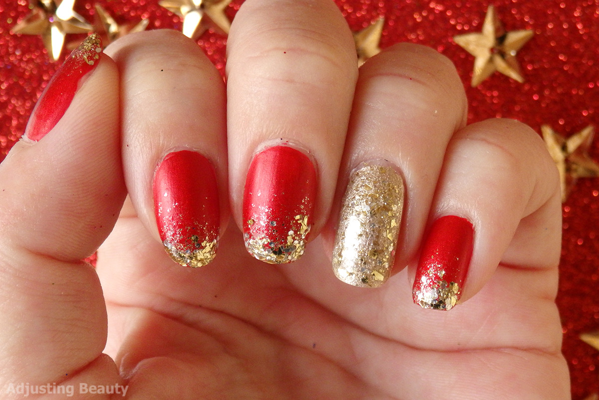 Red And Gold Nail Designs
 Classic Red And Gold Christmas Manicure Adjusting Beauty