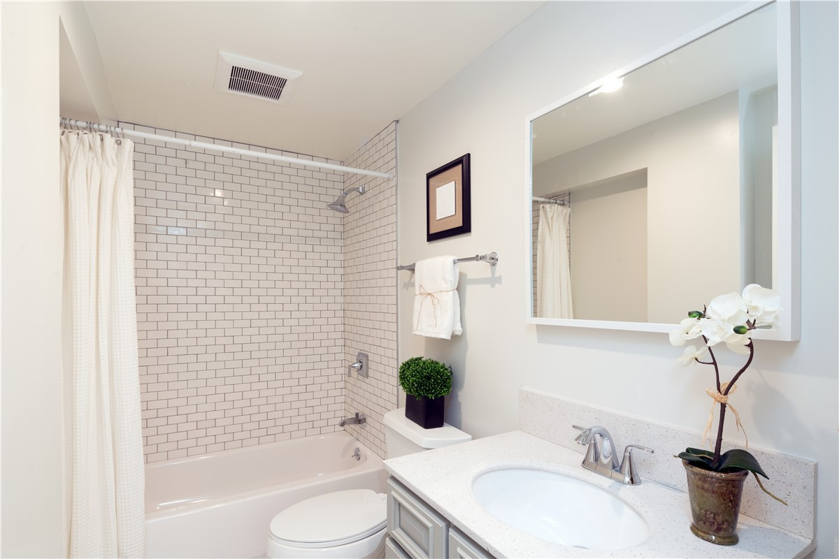 Remodeling Your Bathroom
 Small Bathroom Remodel Ideas 4 Tips to Make Your Bathroom