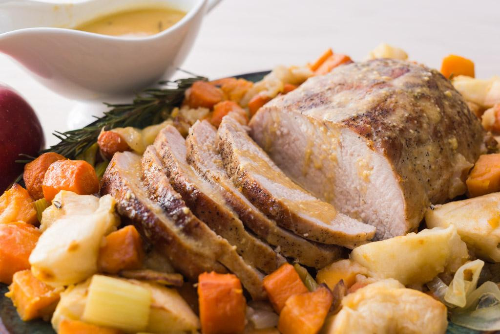 Roast Pork Loin With Vegetables
 Roasted Pork Loin with Ve ables and Apples