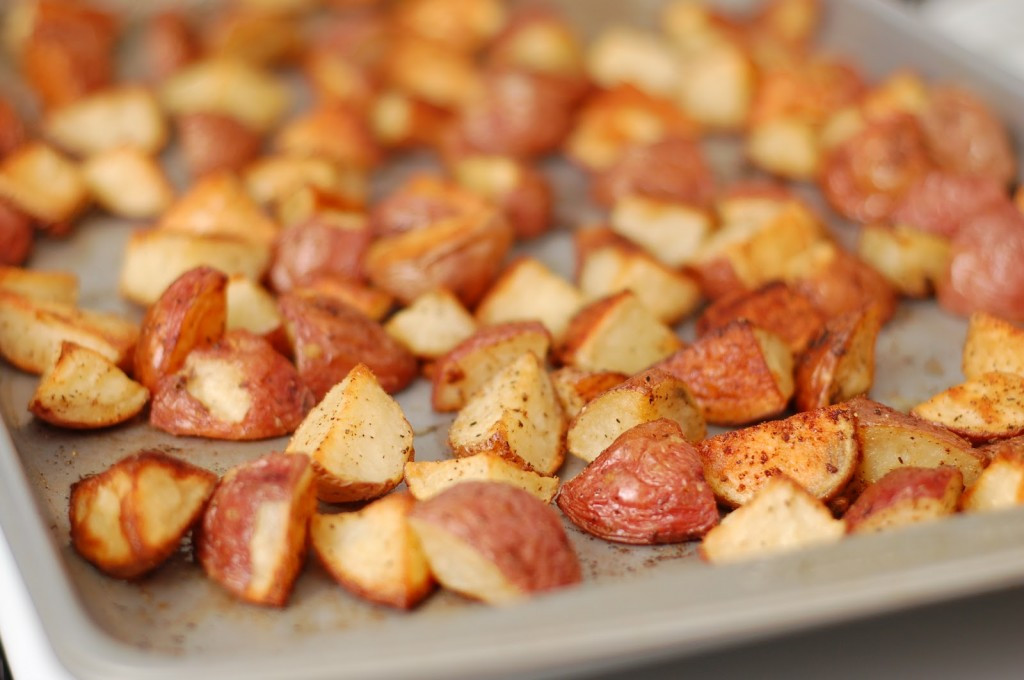 Roasted Baby Red Potatoes Recipe
 Garlic Roasted Baby Red Potatoes A Kitchen Addiction