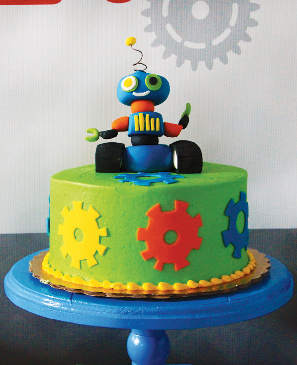 Robot Birthday Cake
 Colorful & Creative Robot Birthday Party Hostess with