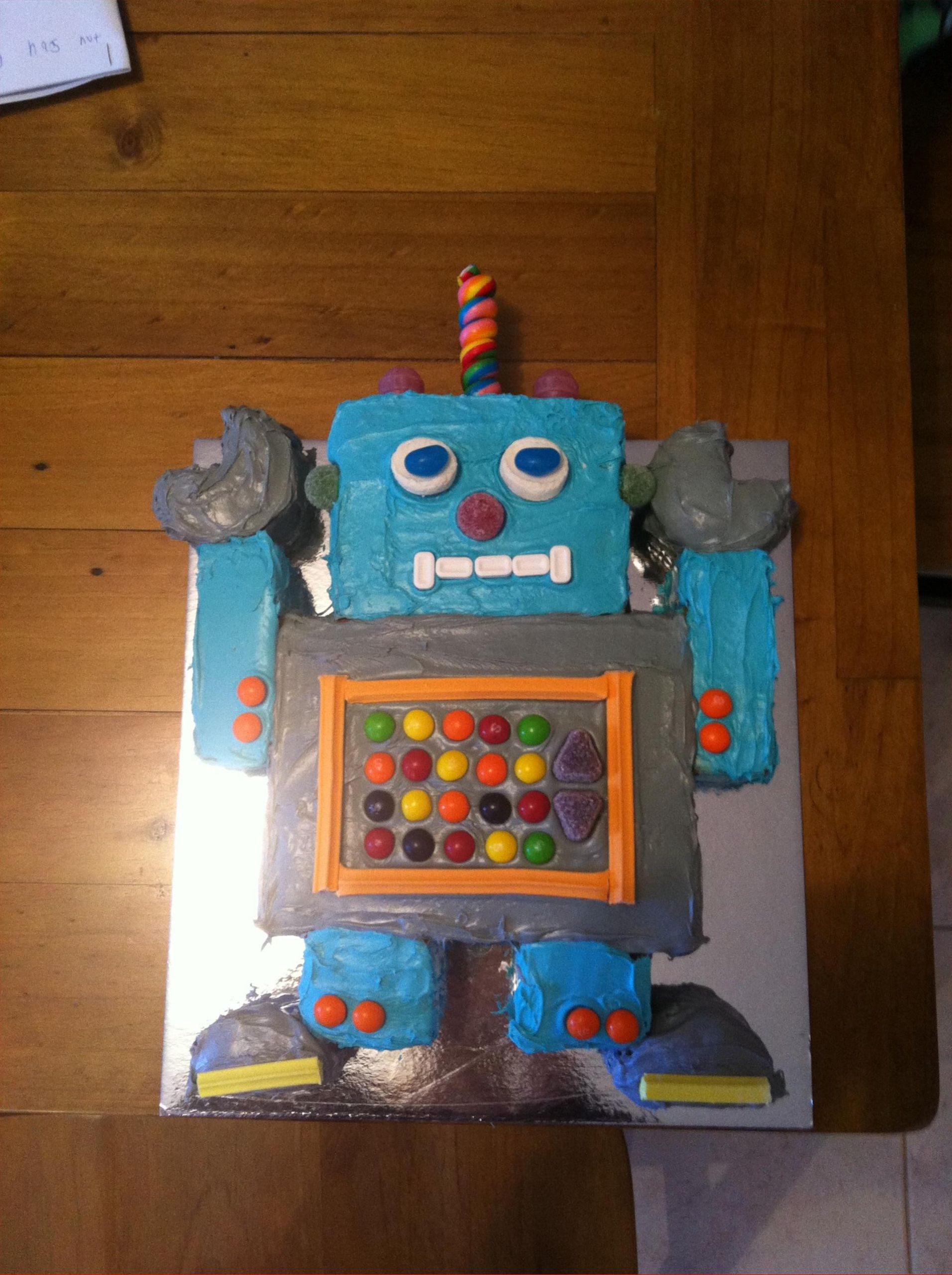 Robot Birthday Cake
 Robot Cake – Decoration Ideas