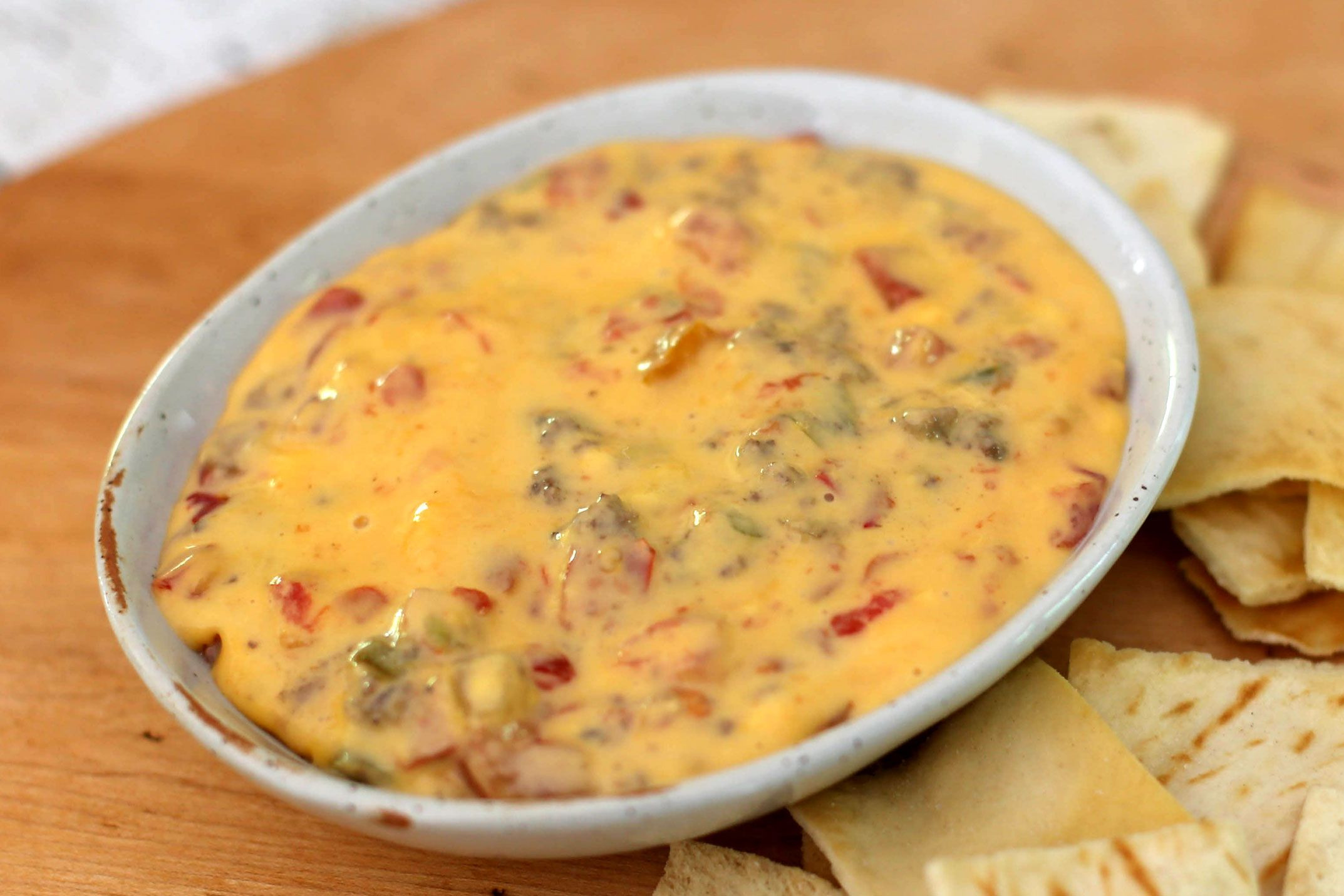 Rotel Salsa Recipe
 Crock Pot Rotel Dip Recipe with Ground Beef and Cheese