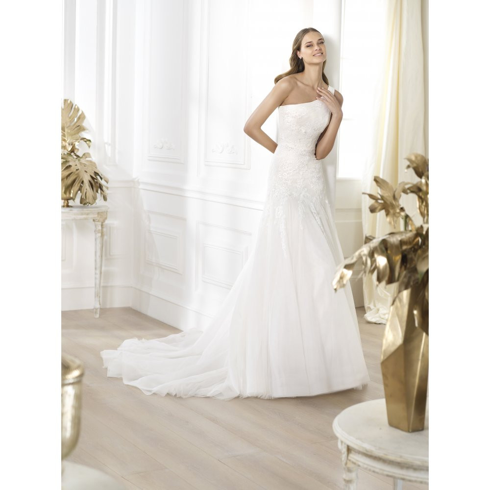 Sample Wedding Gowns
 Lanna Pronovias 2014 sample sale e Shoulder lace Wedding