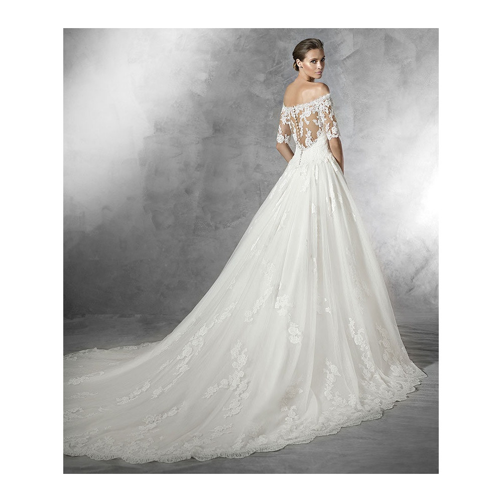 Sample Wedding Gowns
 Pronovias 2016 Pleasant Wedding Dress Sample