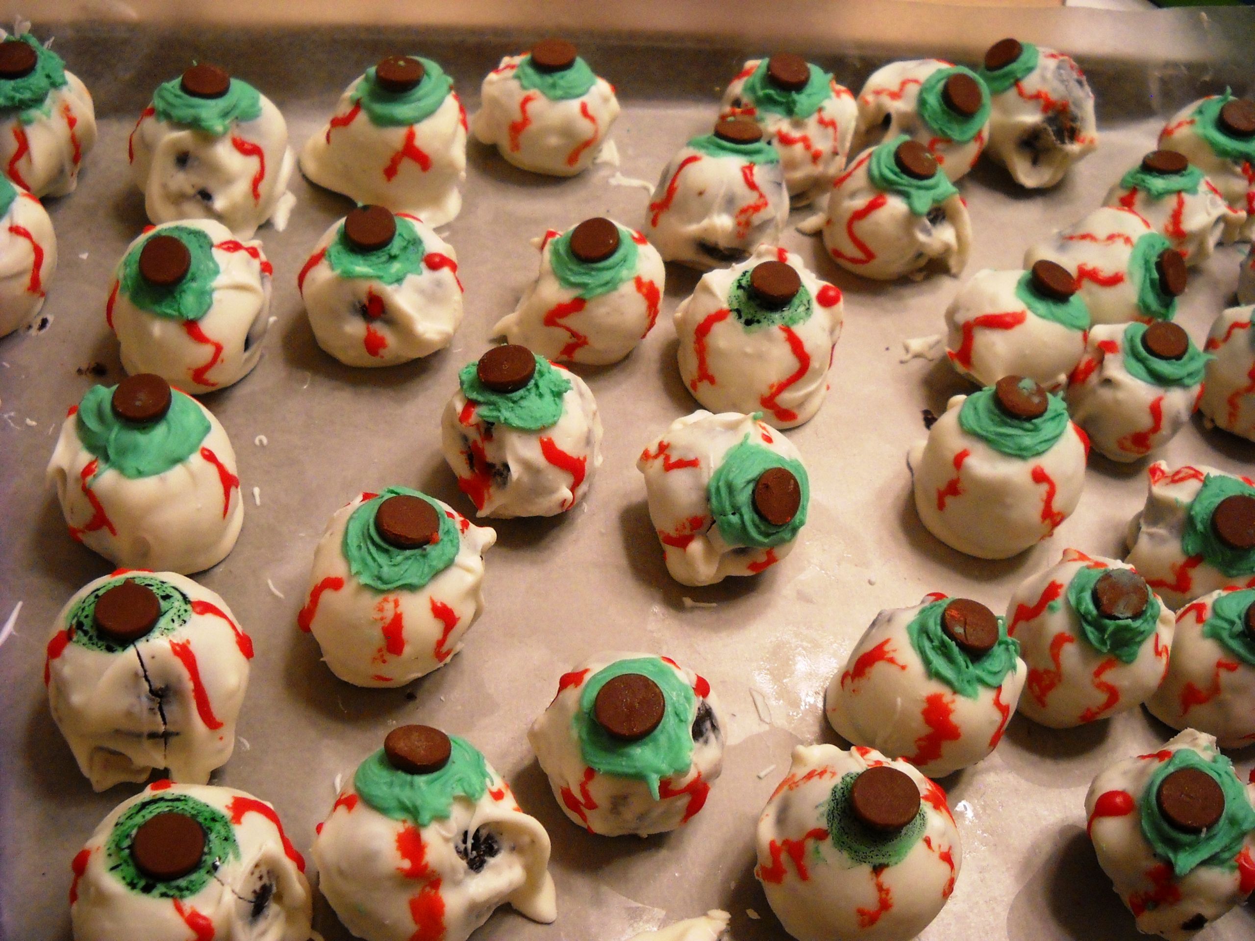 Scary Halloween Desserts
 Halloween Countdown 9 Cook Up Some Spooky Treats