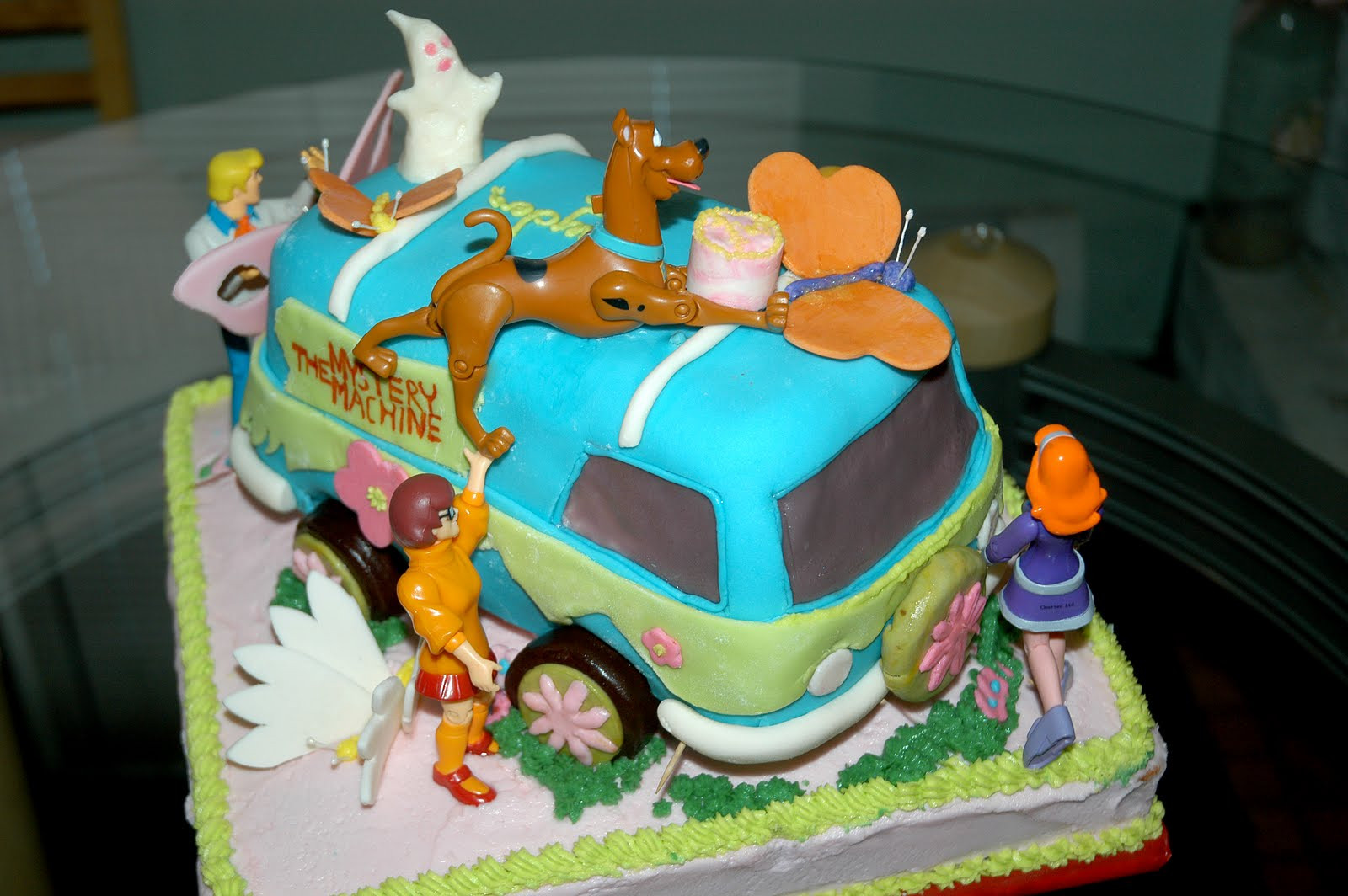 Scooby Doo Birthday Cake
 Creative Cakes Scooby Doo Happy Birthday to you