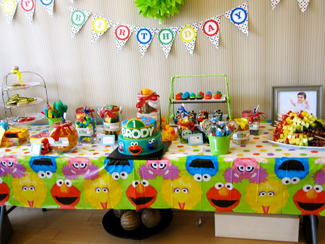 Sesame Street Birthday Decorations
 Free Printable Sesame Street Birthday InvitationFREE