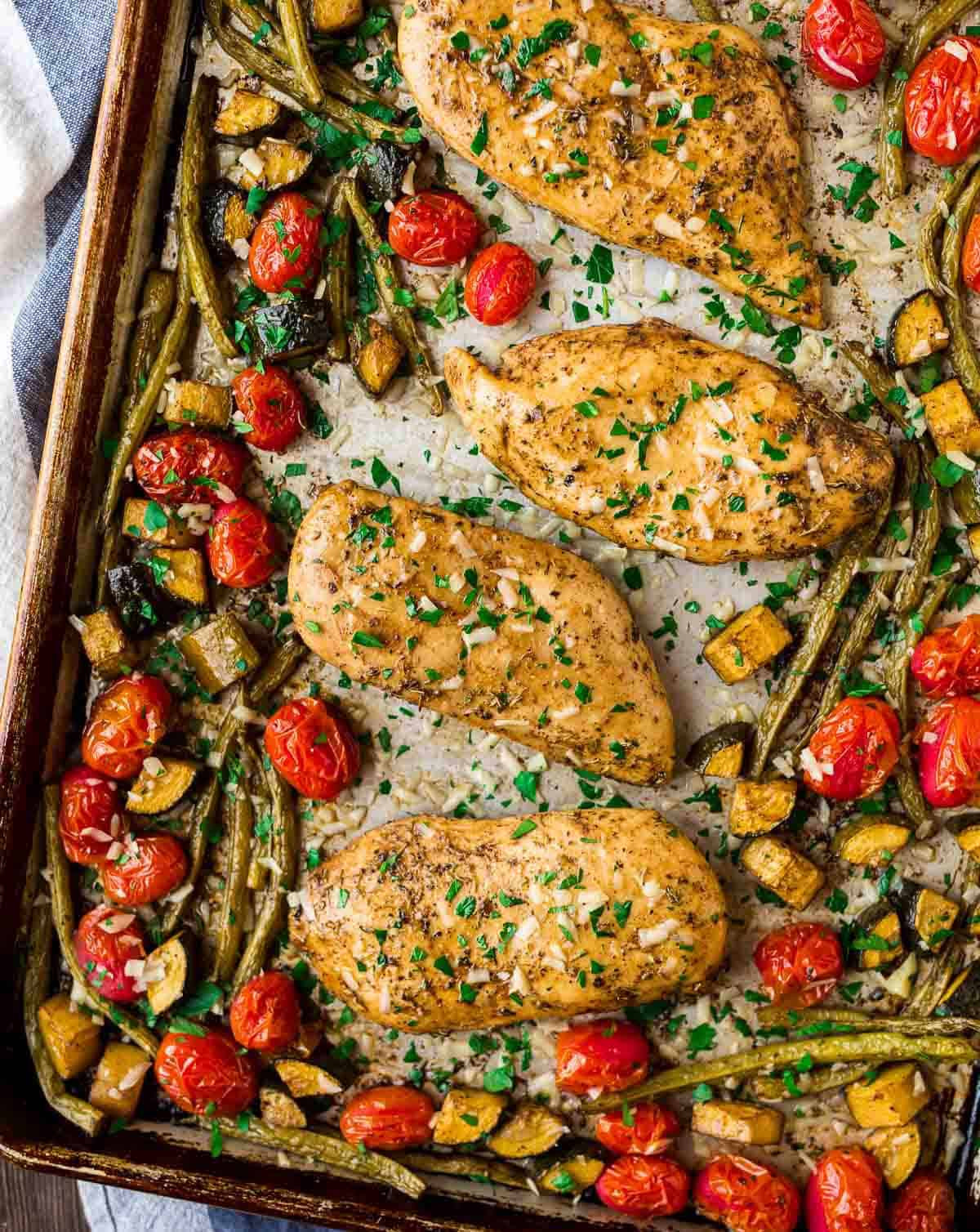 Sheet Pan Dinners Chicken Breast
 Sheet Pan Italian Chicken with Tomatoes and Ve ables