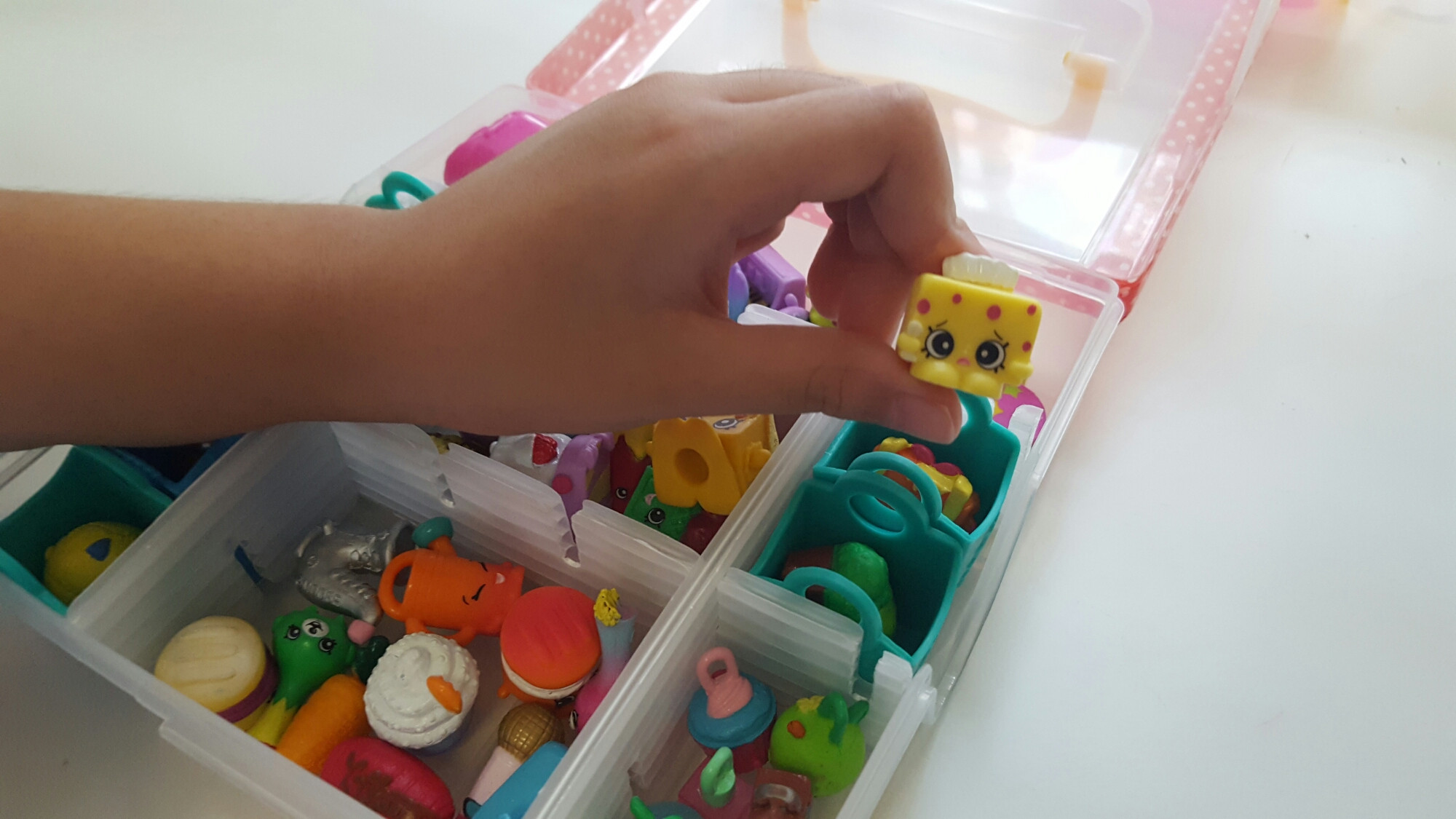 Shopkins Organizer DIY
 DIY Shopkins Storage Box at $4 – Mum Craft