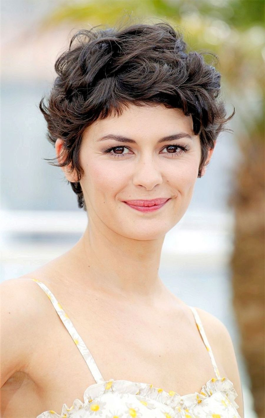 Short Wavy Haircuts For Women
 Short Wavy Cropped Haircuts For Girls In Summer