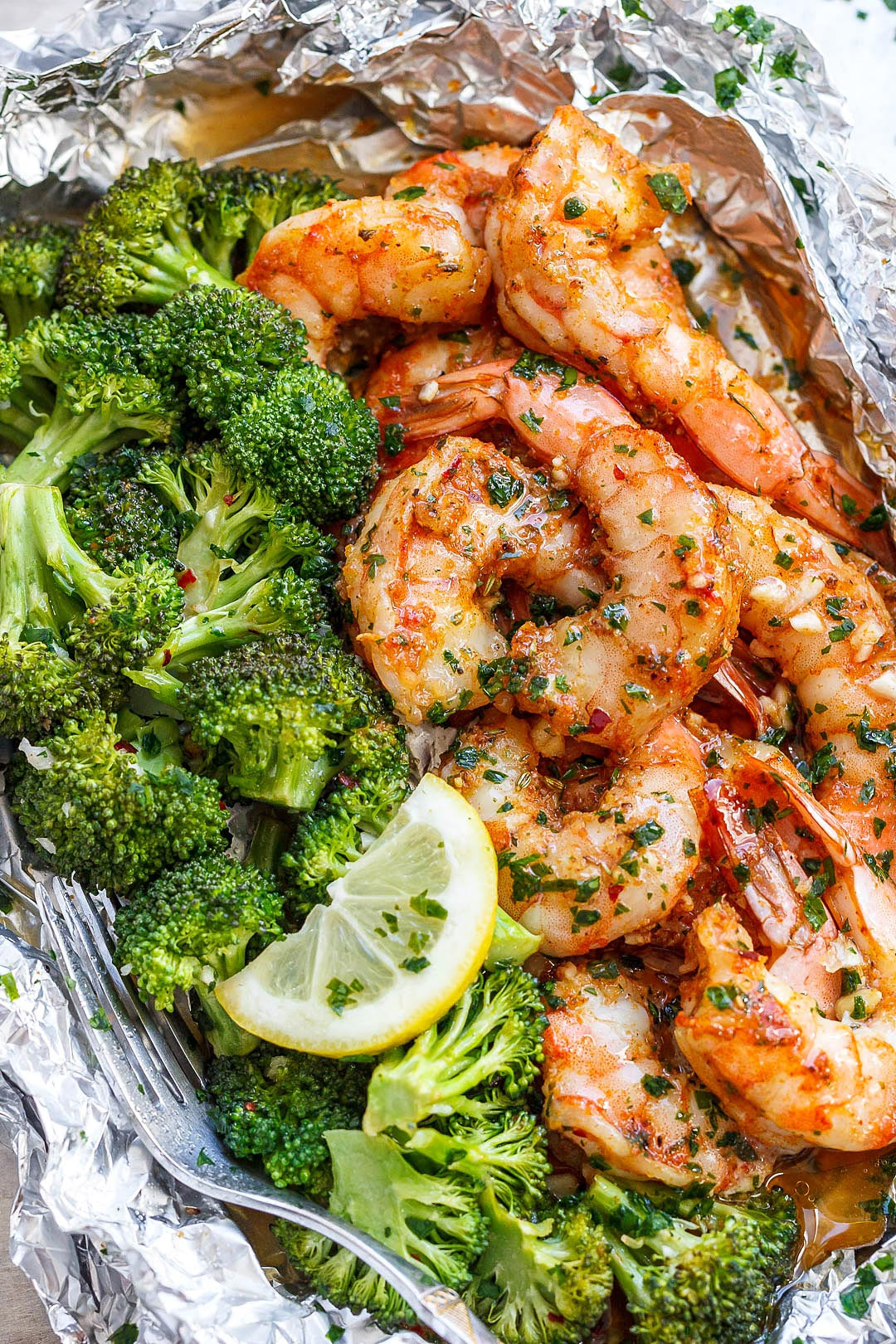 Shrimp And Broccoli Recipes
 Baked Shrimp in Foil Packs Recipe with Garlic Lemon Butter