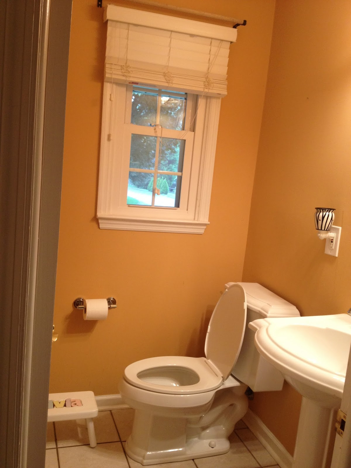 Small Bathroom Makeovers Pictures
 Two It Yourself REVEAL $100 Small Bathroom Makeover