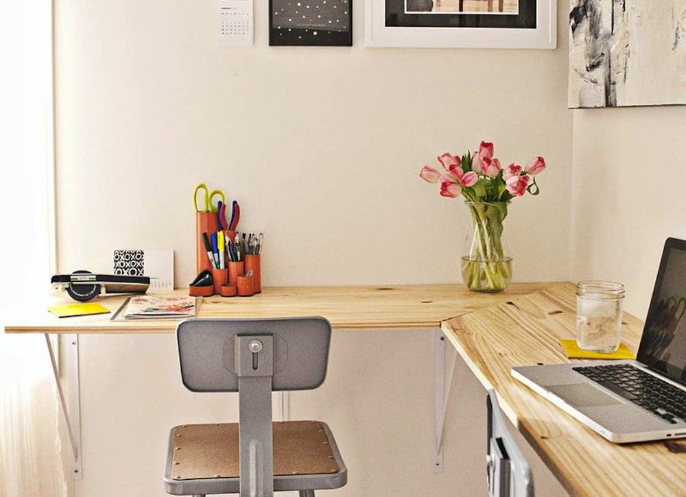 Small Bedroom Desk
 DIY wall mounted desk Small Bedroom Ideas 21 Ways to