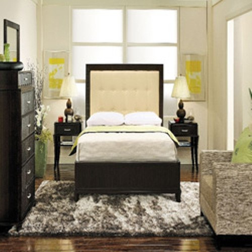 Small Bedroom With Queen Bed
 How To Arrange A Small Bedroom With A Queen Bed 4 Tips
