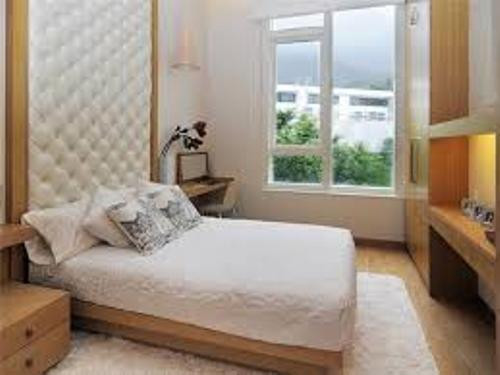 Small Bedroom With Queen Bed
 How To Arrange A Small Bedroom With A Queen Bed 4 Tips